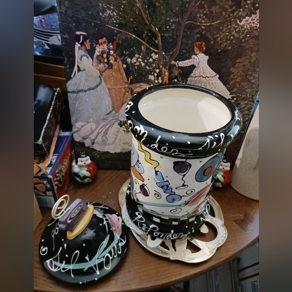 🍪PARIS Whimsical Ceramic Cookie Parisian Motif Canister,The Perfect Gift.🎁 - Picture 12 of 16
